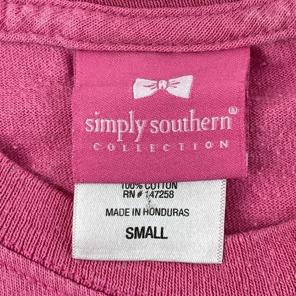 Simply Southern Tshirt Womens Small Pink Pineapple - Picture 2 of 9